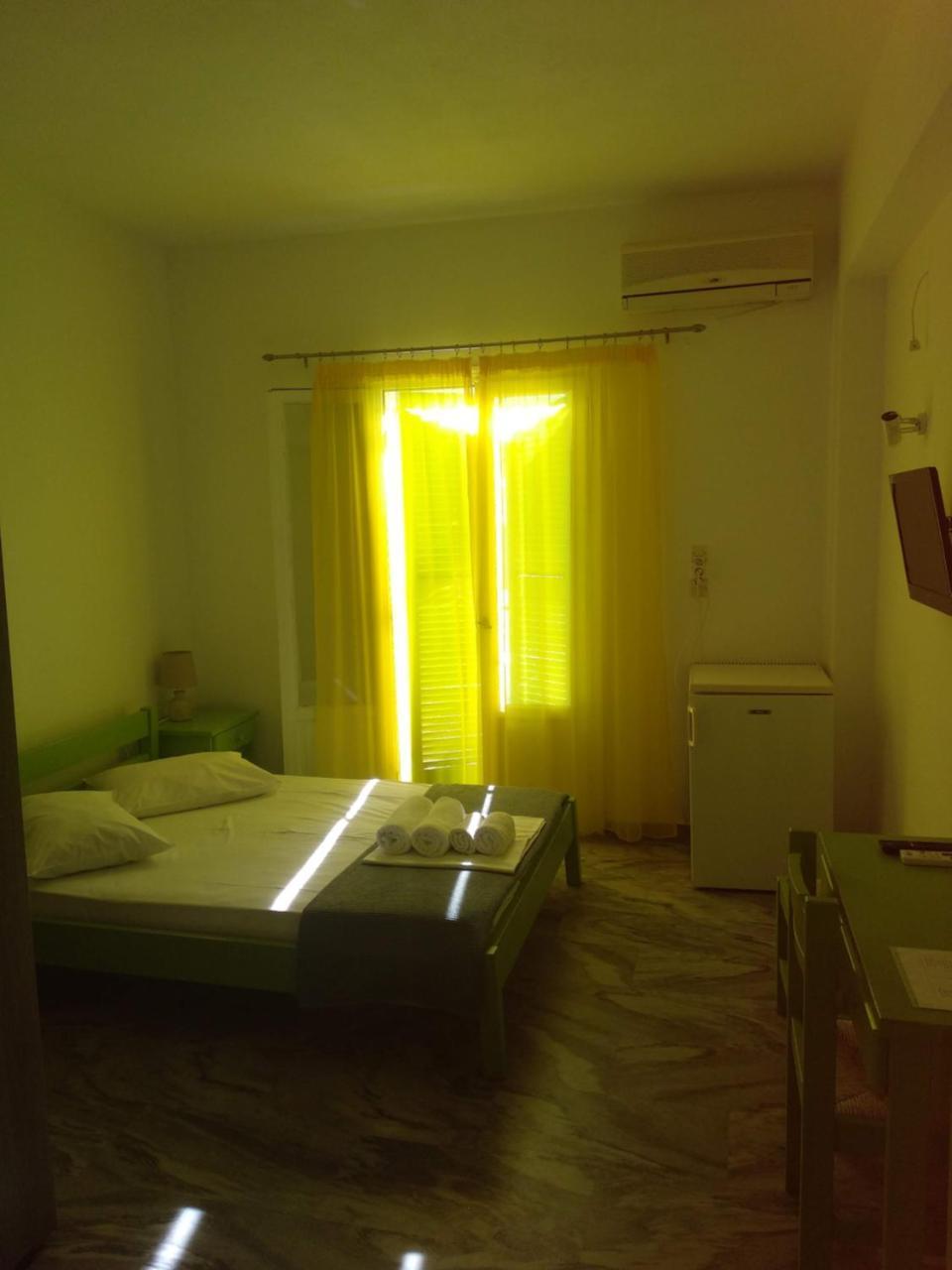 Siren Rooms And Apartments Paros Exterior foto